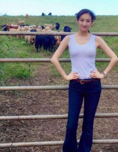 景甜三围身高体重照片,揭秘她的三围身高体重与时尚风采”